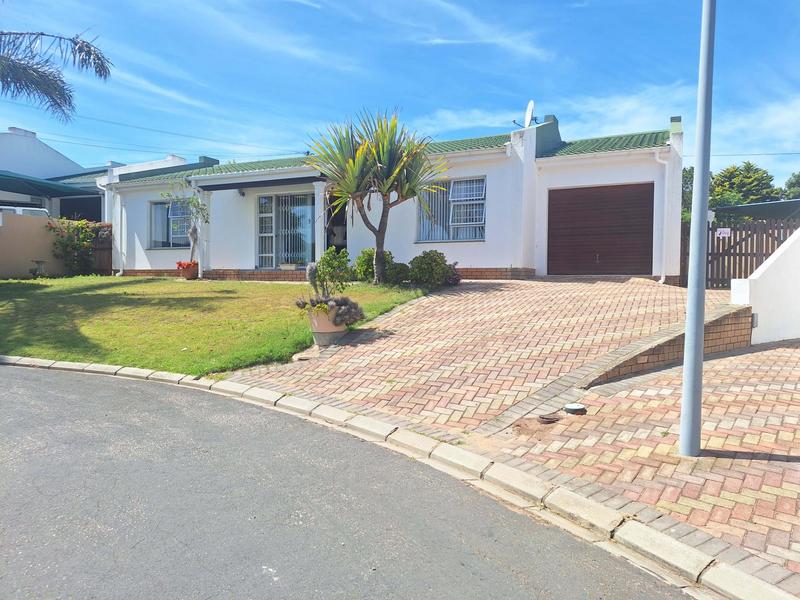 3 Bedroom Property for Sale in Fraaiuitsig Western Cape